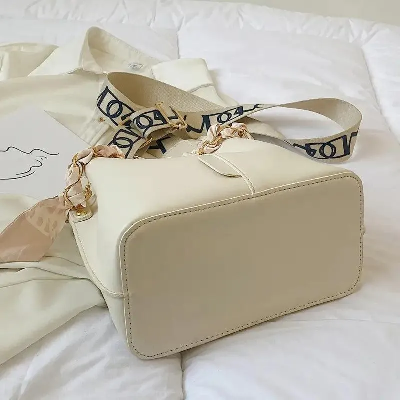 Chic Chain-Detail Bucket Handbag