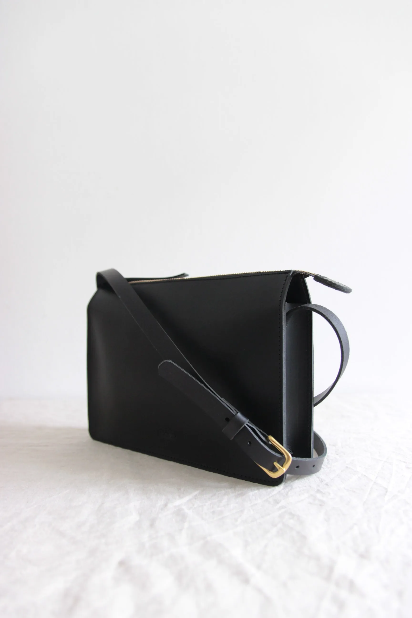 Classic crossbody bag black