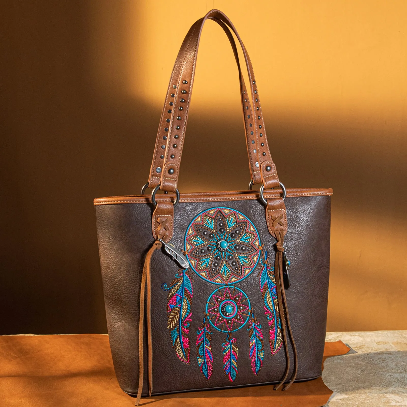 MW1241G-8317  Montana West Dream Catcher Collection Concealed Carry Tote