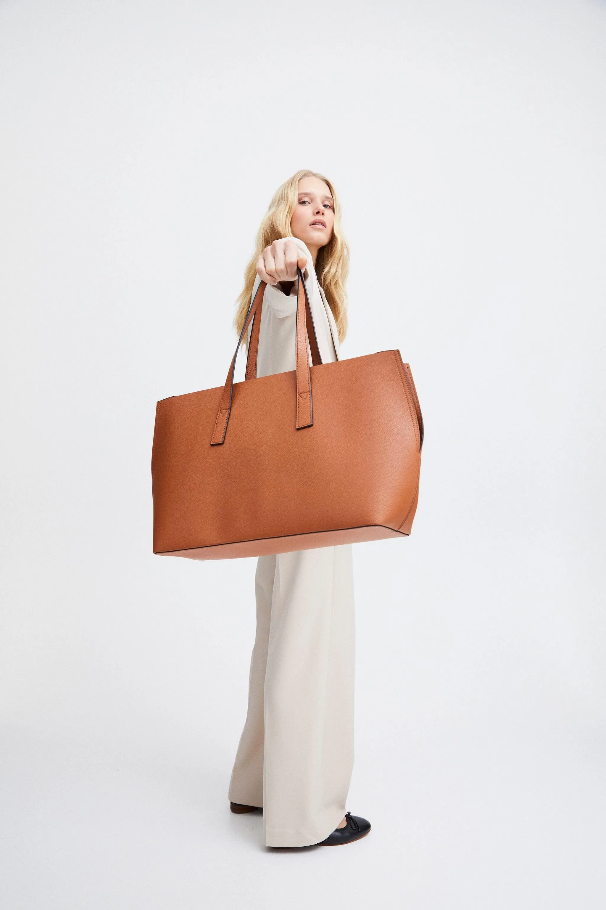 STRUCTURED COGNAC TOTE BAG