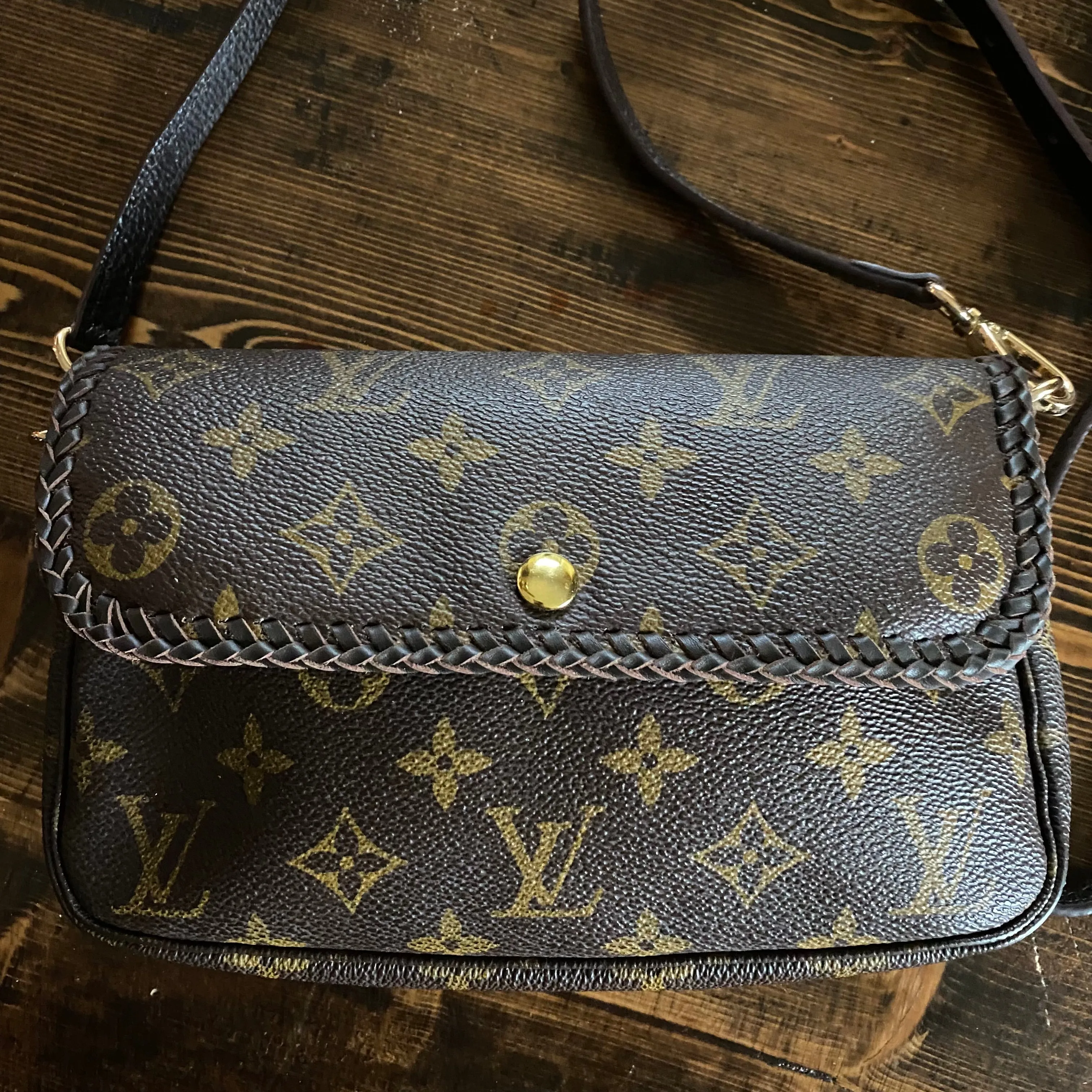 The Junco - Vintage Monogram in Brown Crossbody Bag