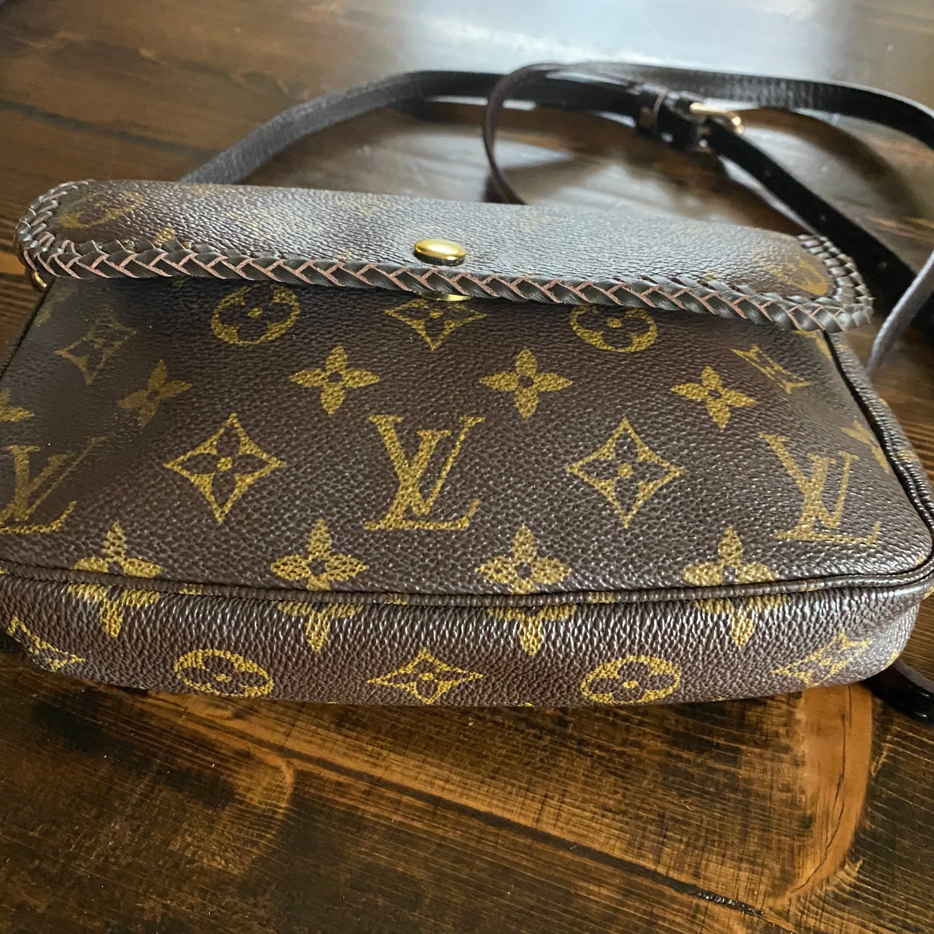 The Junco - Vintage Monogram in Brown Crossbody Bag