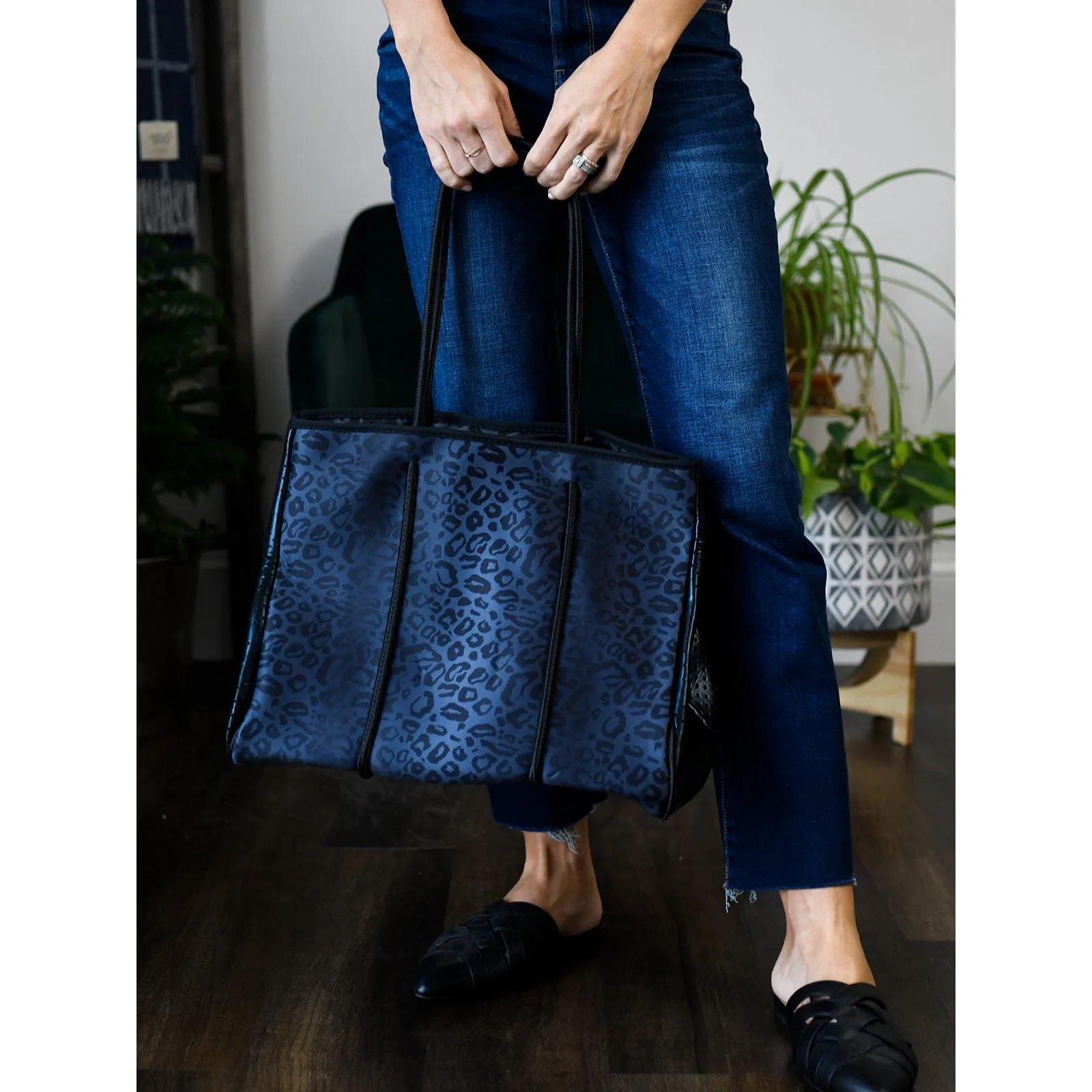 THE MARISSA - GORGEOUS NEOPRENE BAG - BLACK LEOPARD